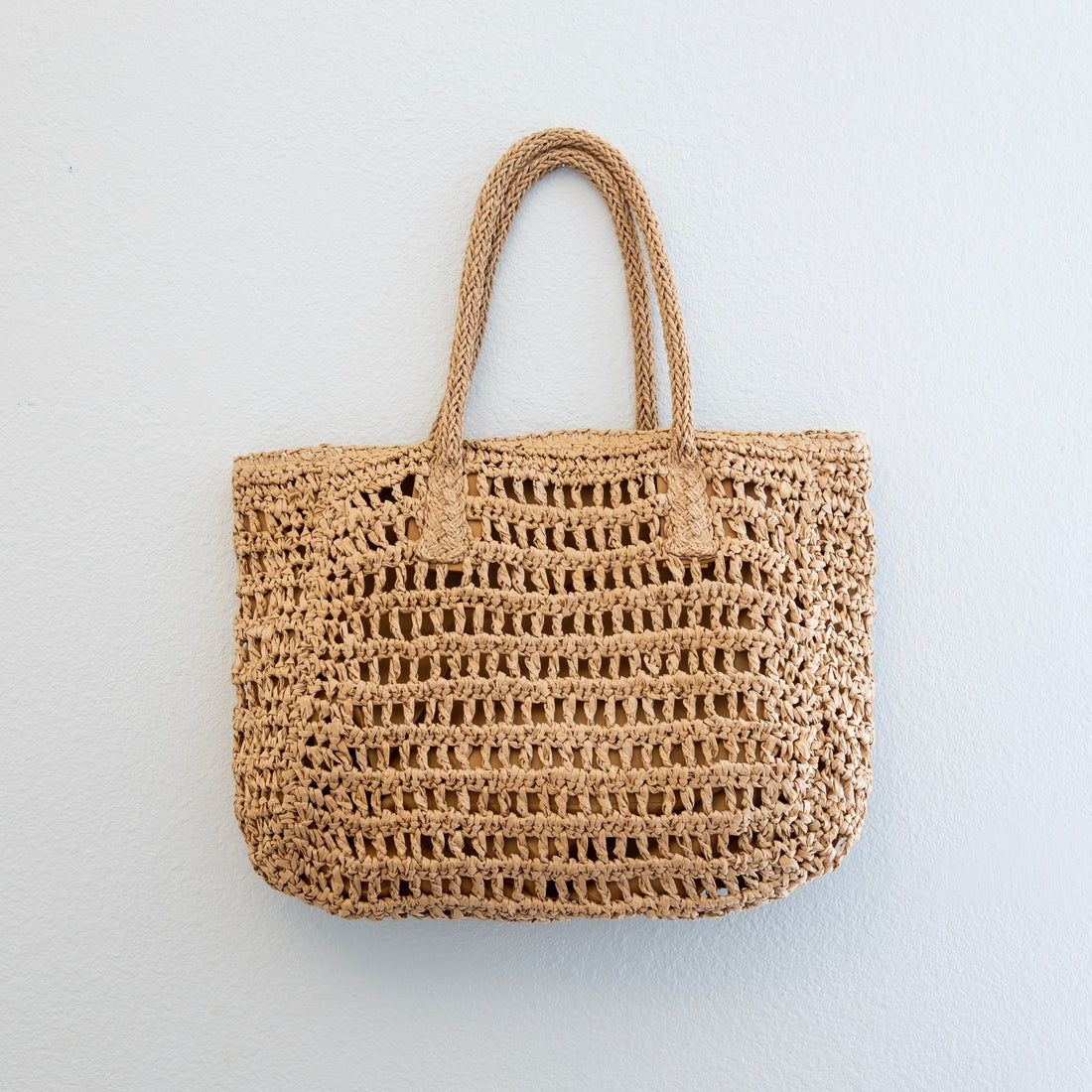 Summer Style Guide: How to Wear a Vintage-Inspired Straw Tote Bag for Every Occasion