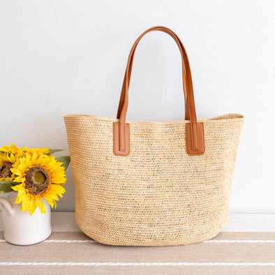 Raffia Straw Bags: The Must-Have Accessory of Summer 2024