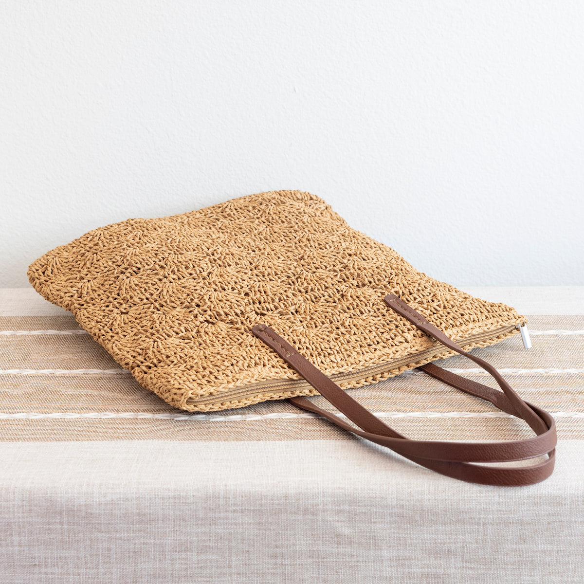 Straw Woven Summer Fashion Bag with Floral Designs