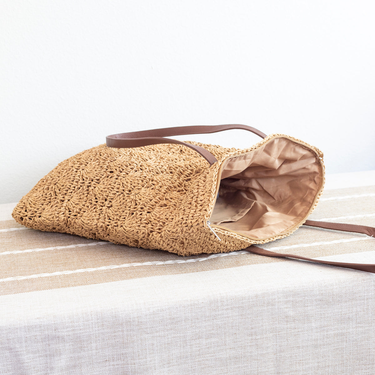 Straw Woven Summer Fashion Bag with Floral Designs