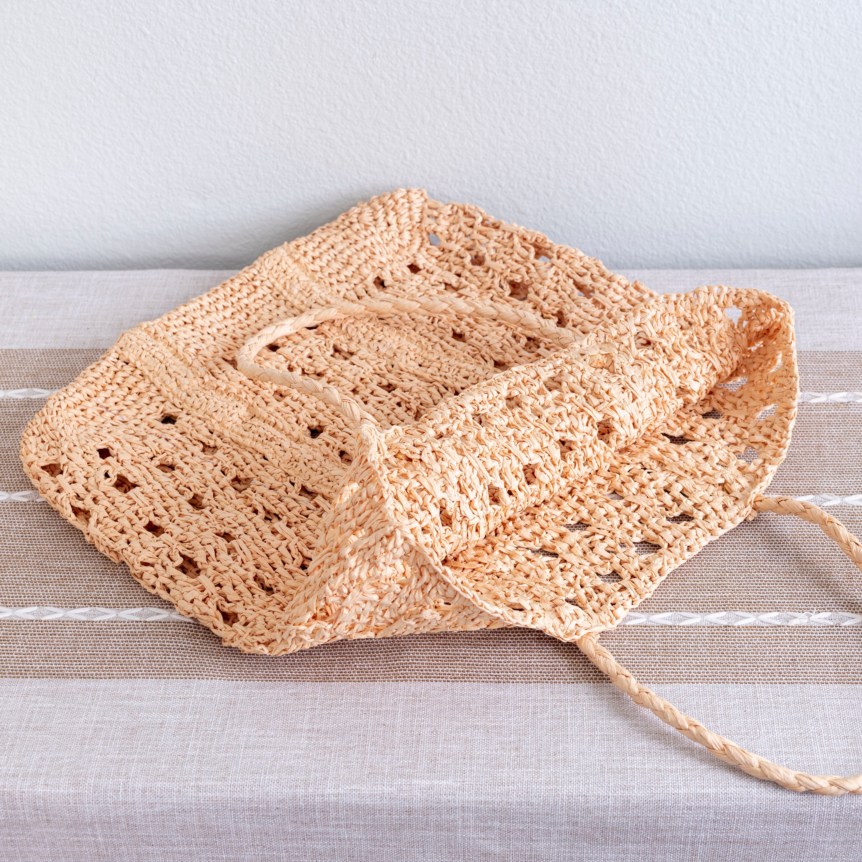 Women's Large Woven Summer Straw Tote