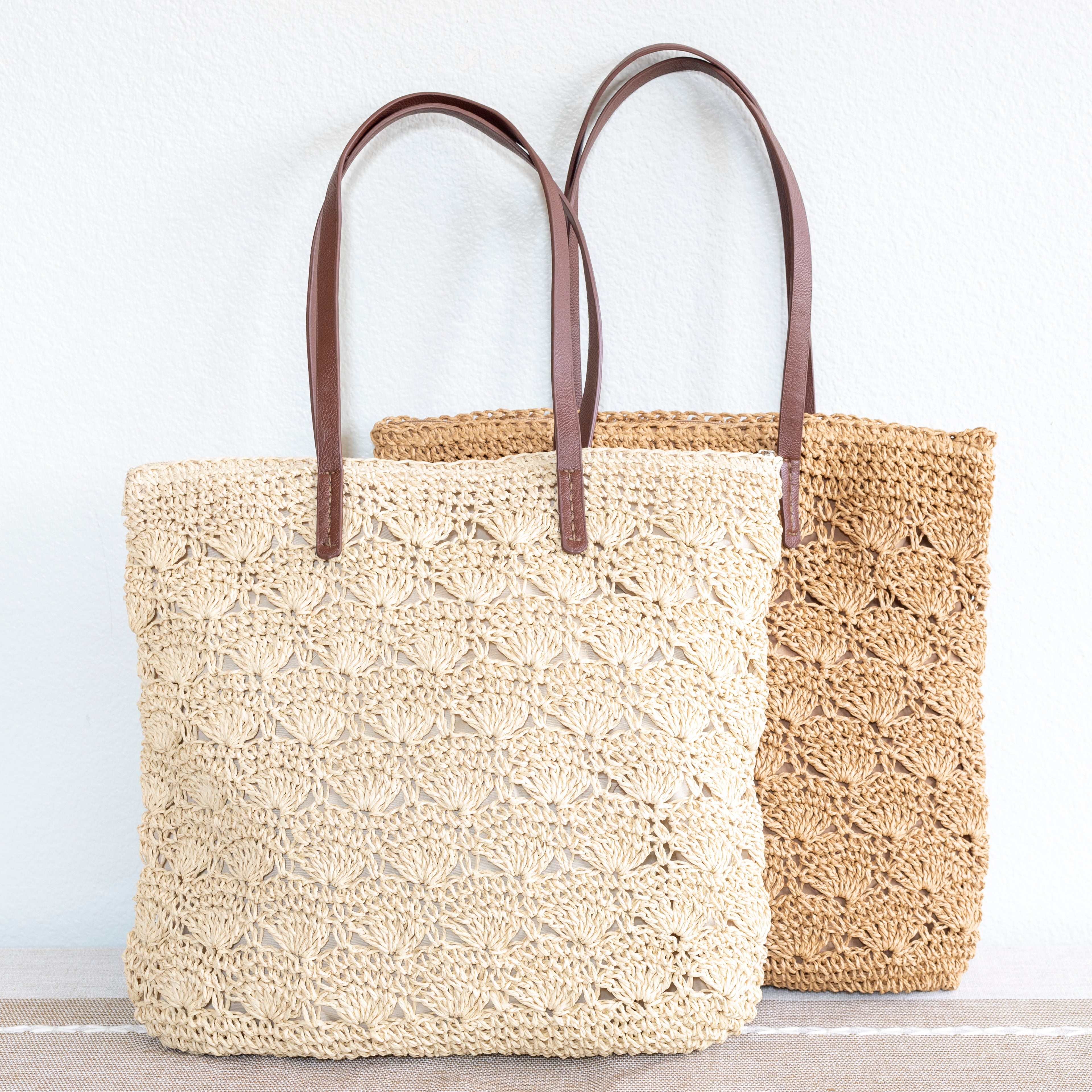 Straw Woven Summer Fashion Bag with Floral Designs
