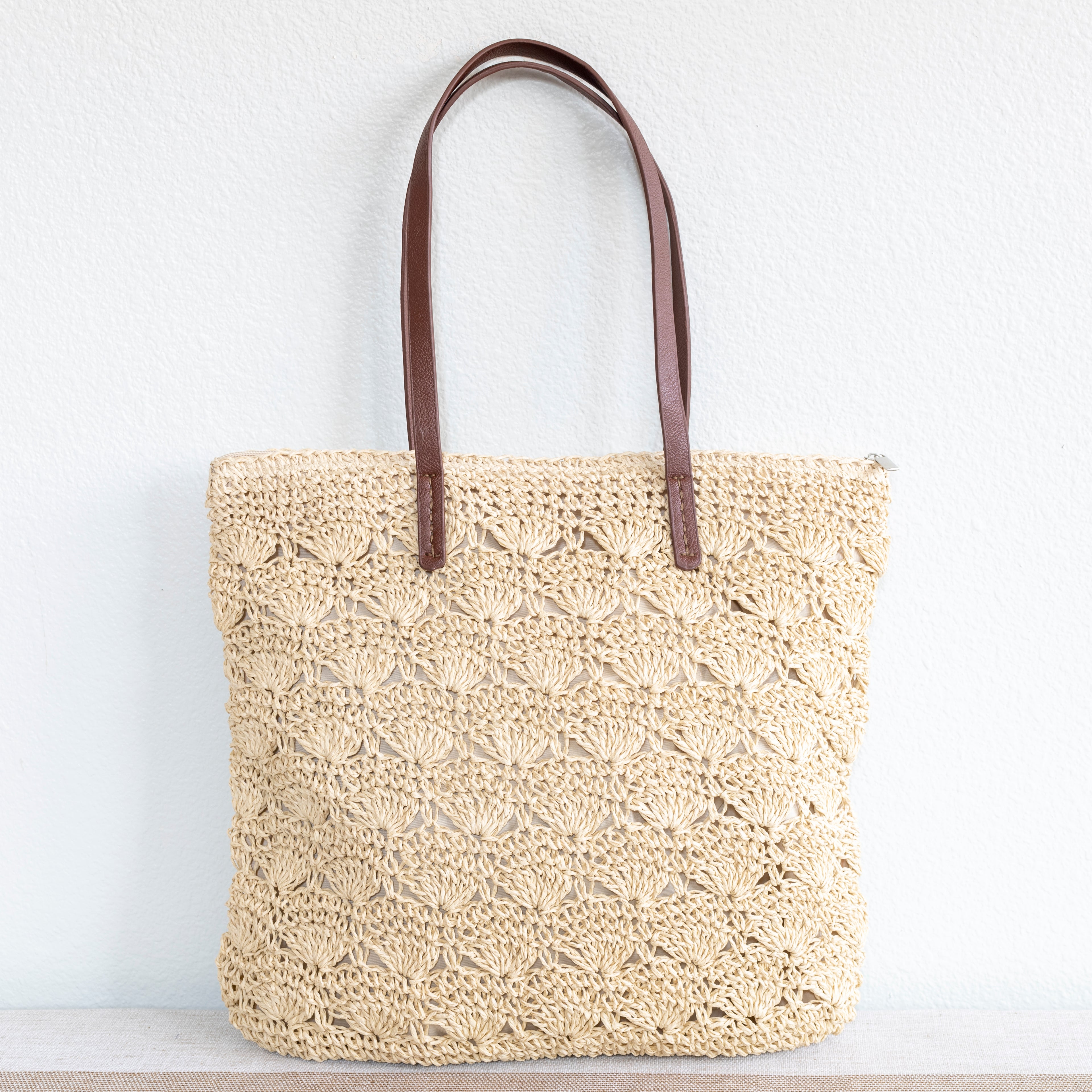 Straw Woven Summer Fashion Bag with Floral Designs