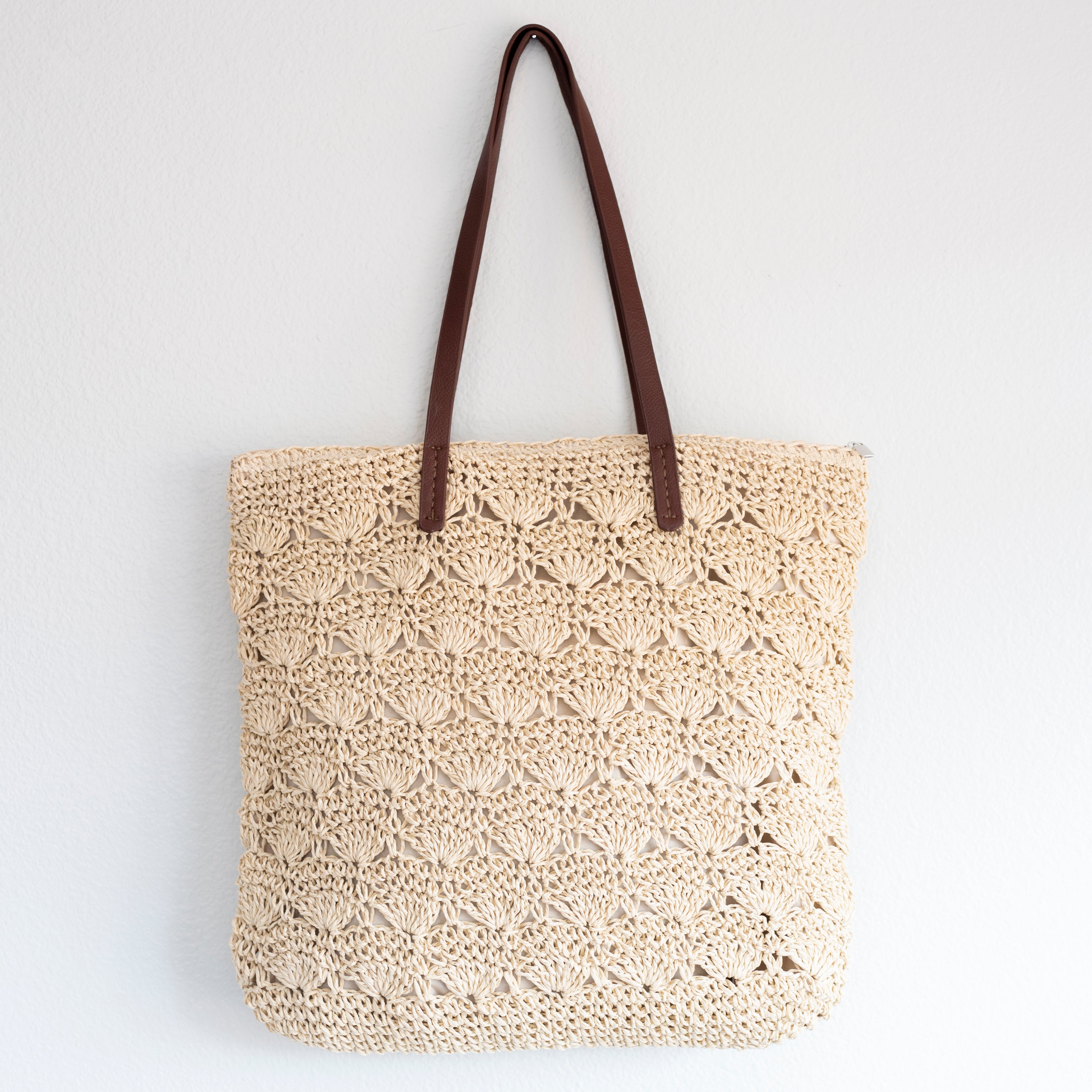 Straw Woven Summer Fashion Bag with Floral Designs