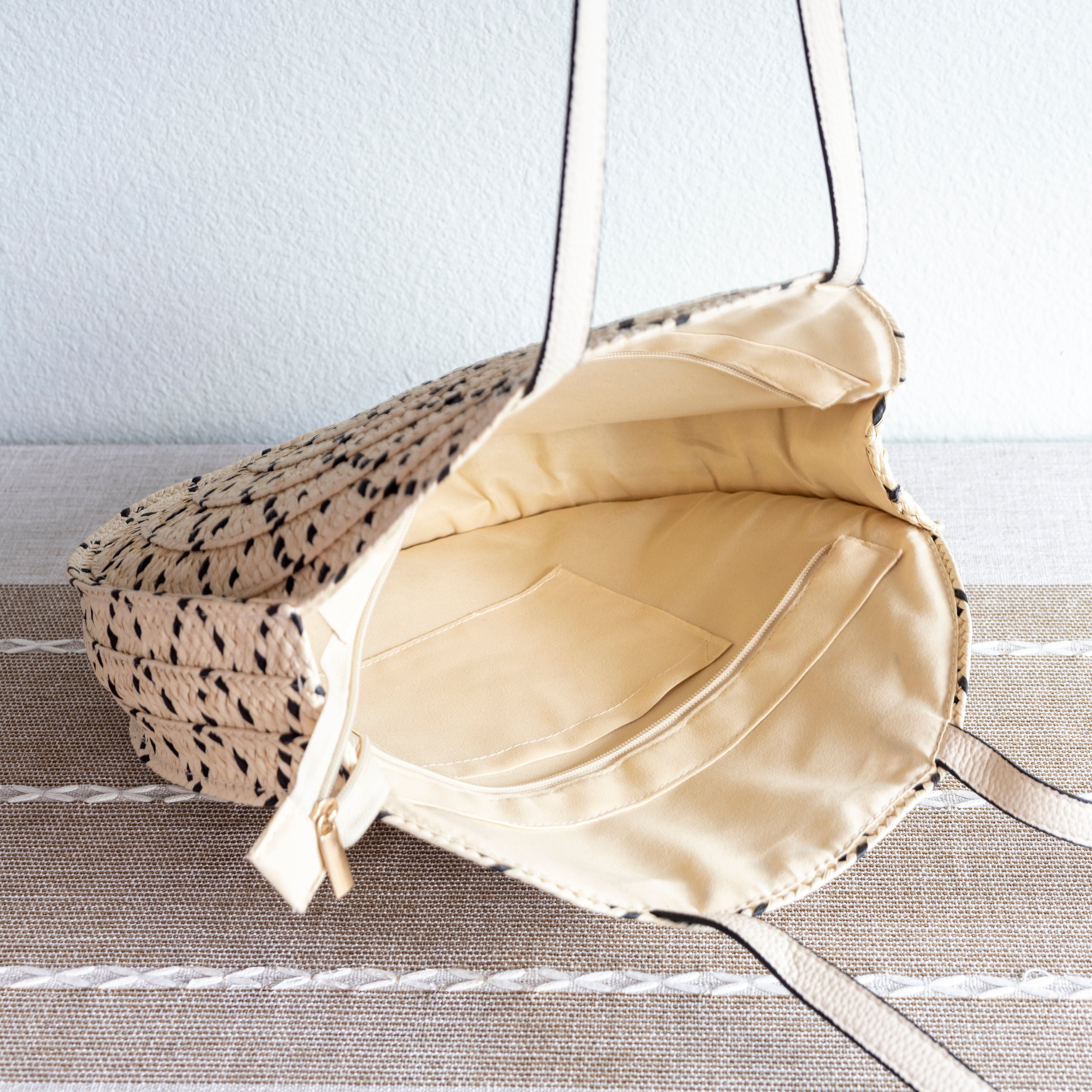 Round Straw Fashion Tote