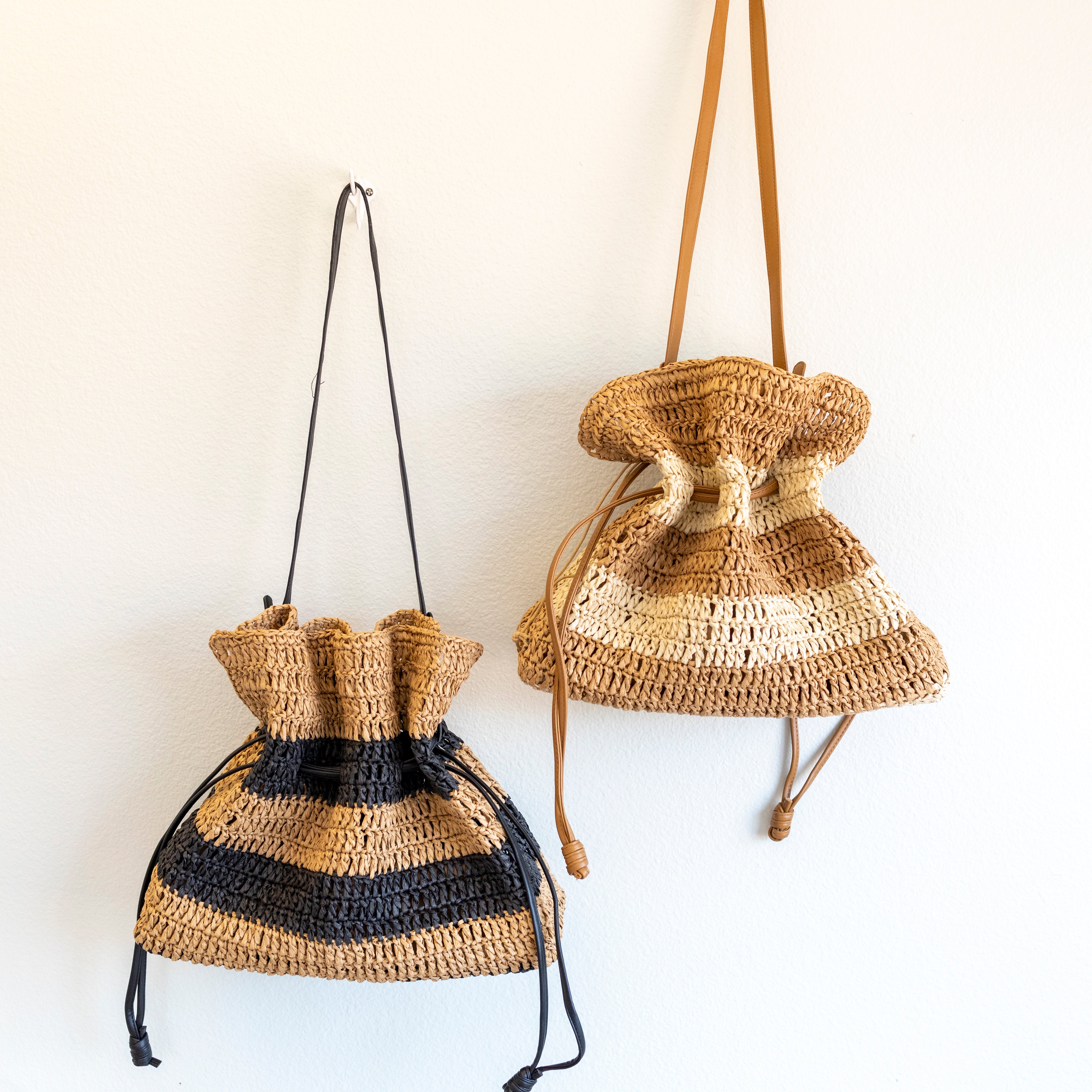 Fashion Stripe Straw Drawstring Bag