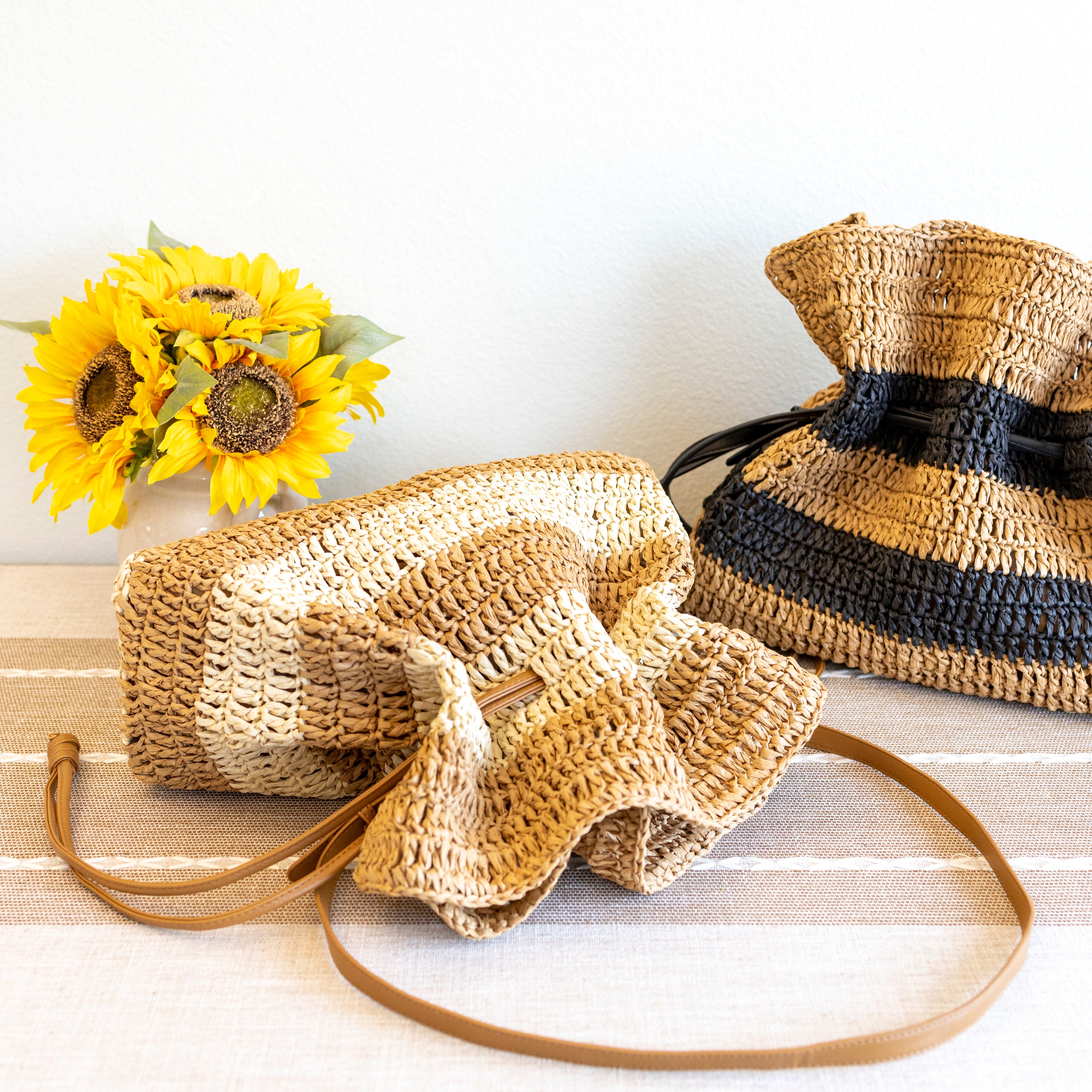 Fashion Stripe Straw Drawstring Bag