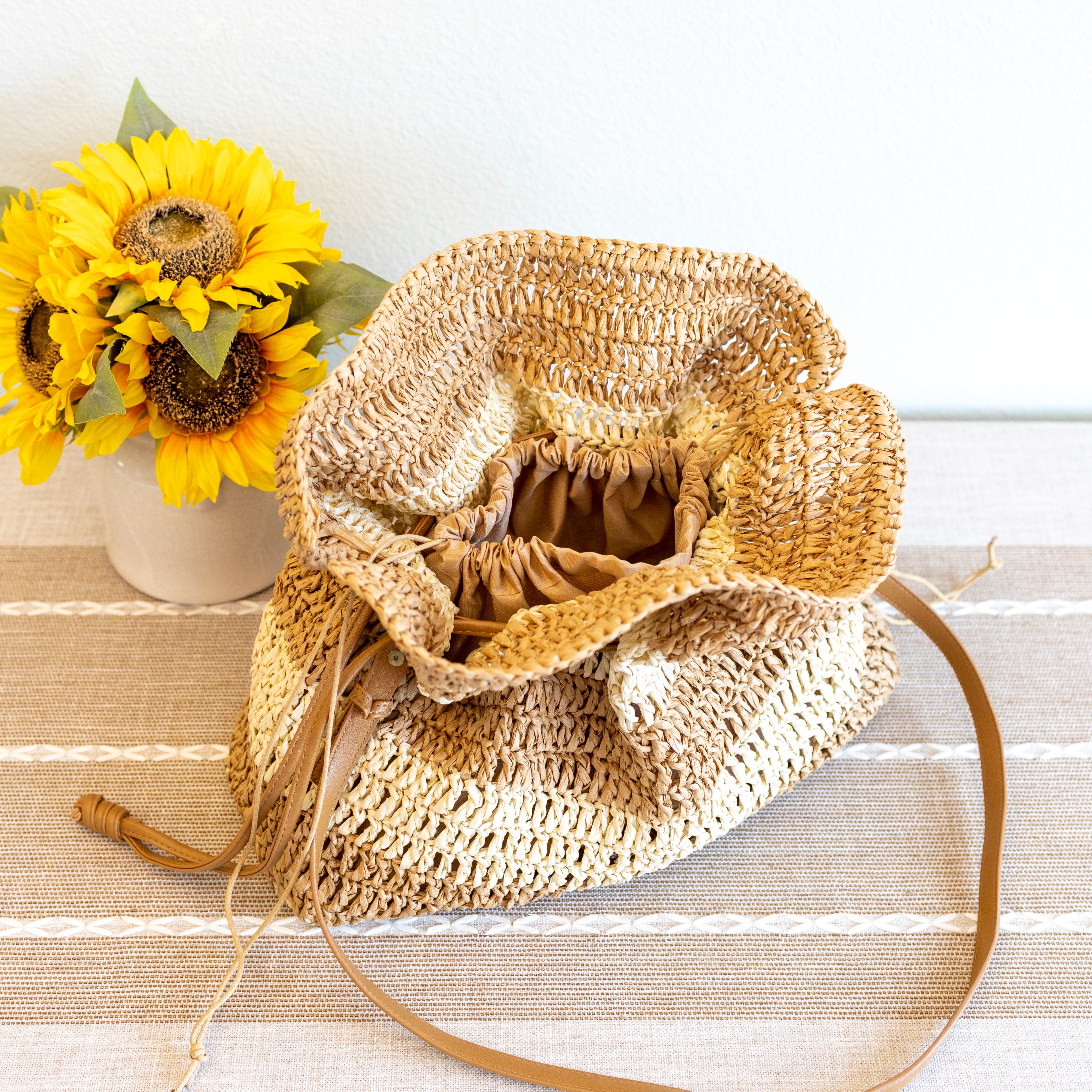 Fashion Stripe Straw Drawstring Bag