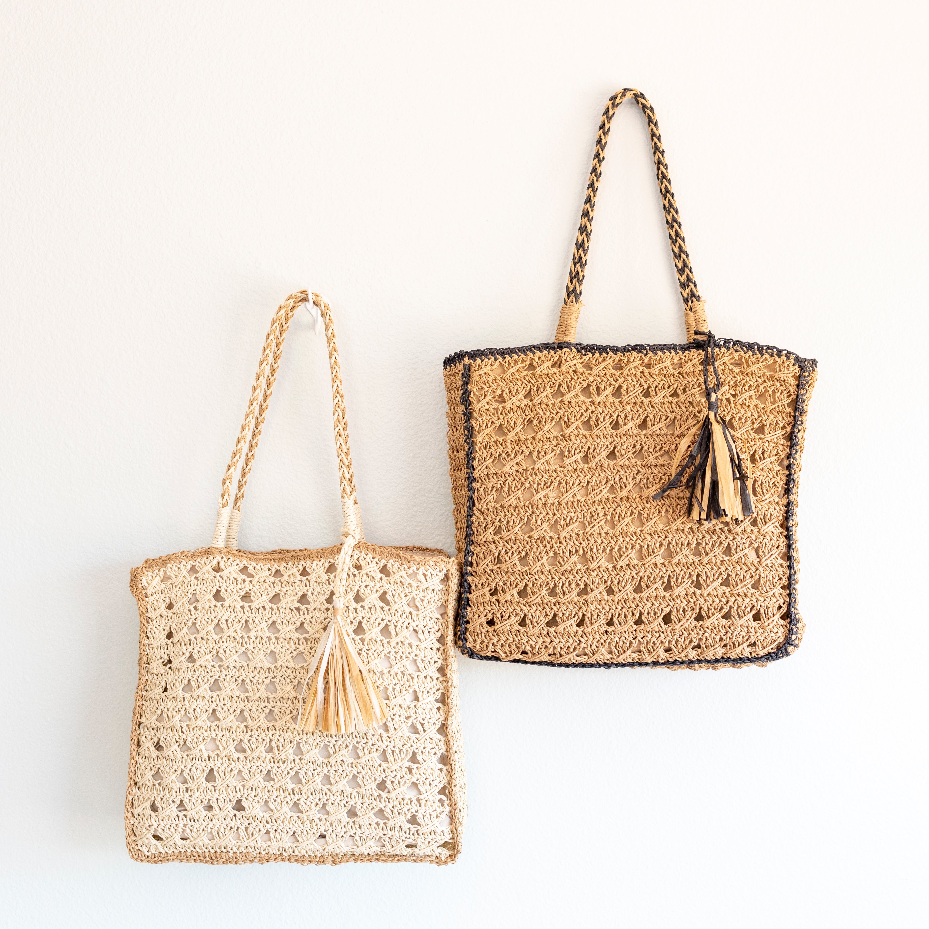 Straw Woven Shoulder Bag with Tassel
