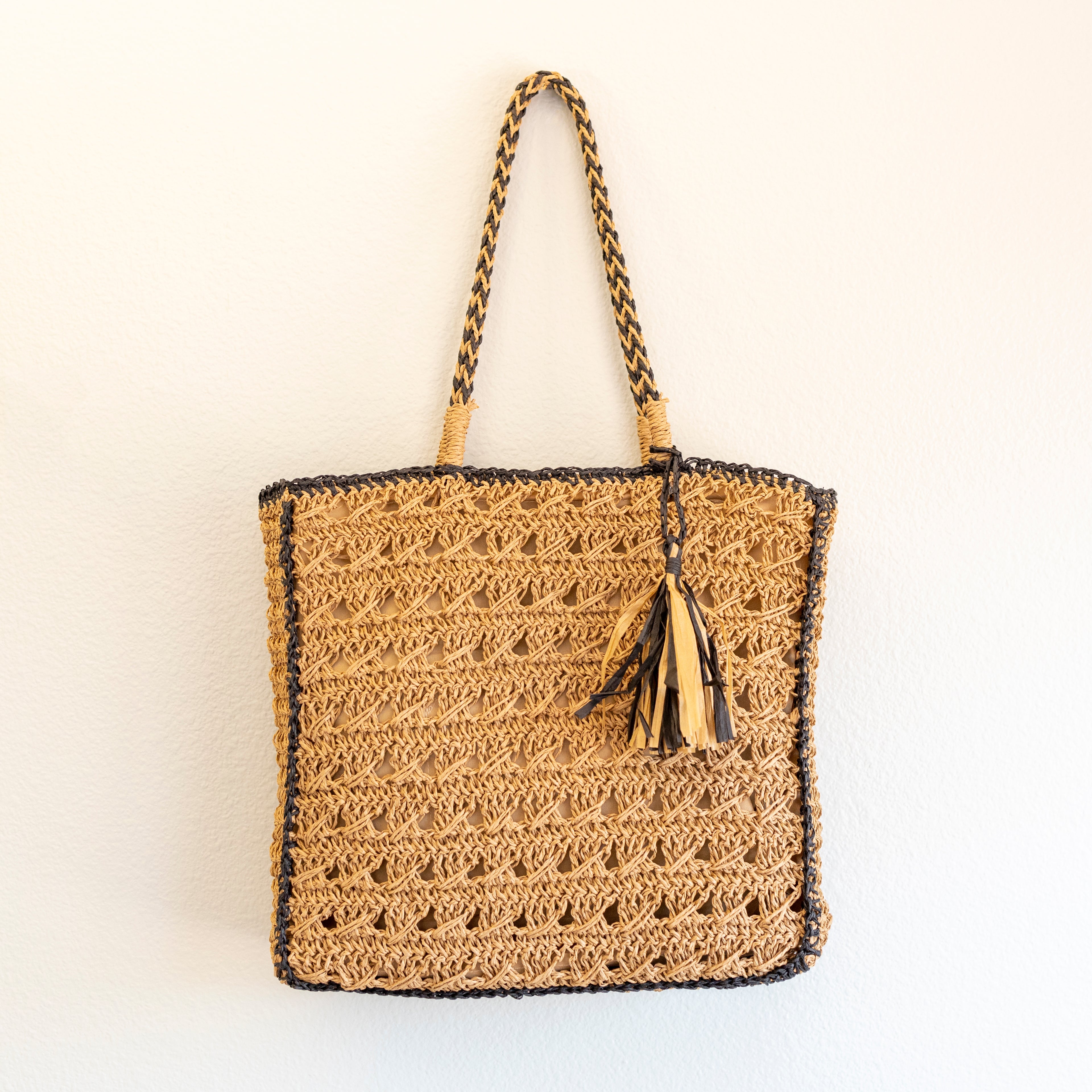 Straw Woven Shoulder Bag with Tassel