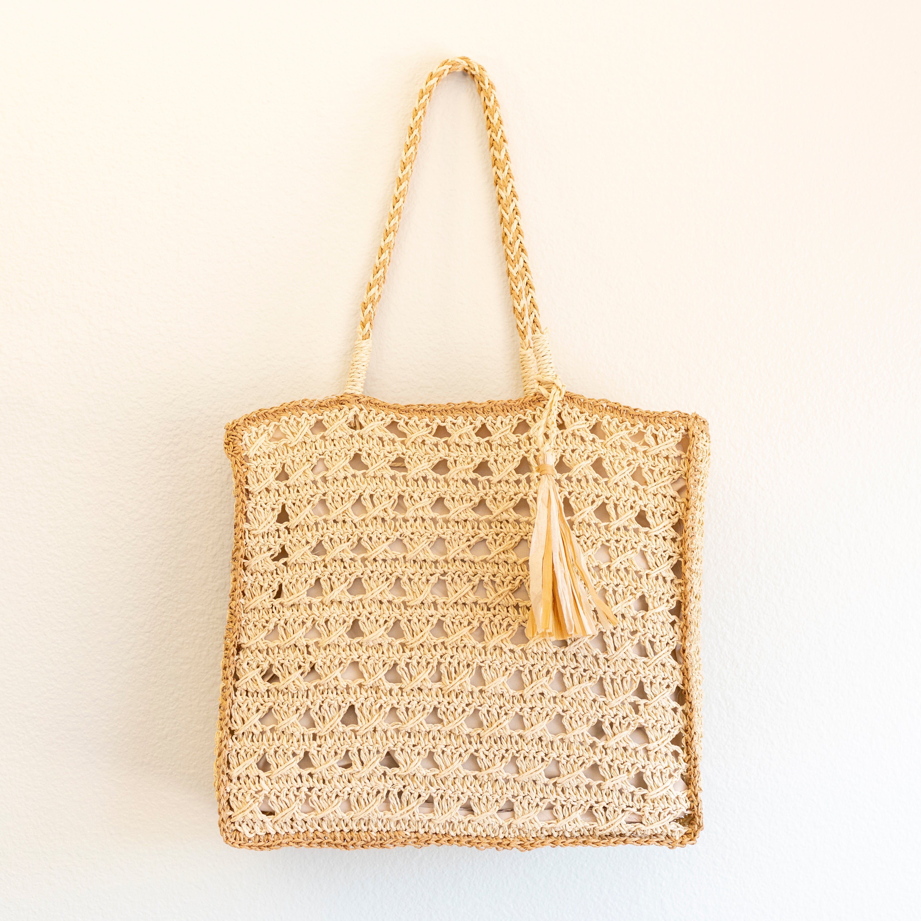 Straw Woven Shoulder Bag with Tassel