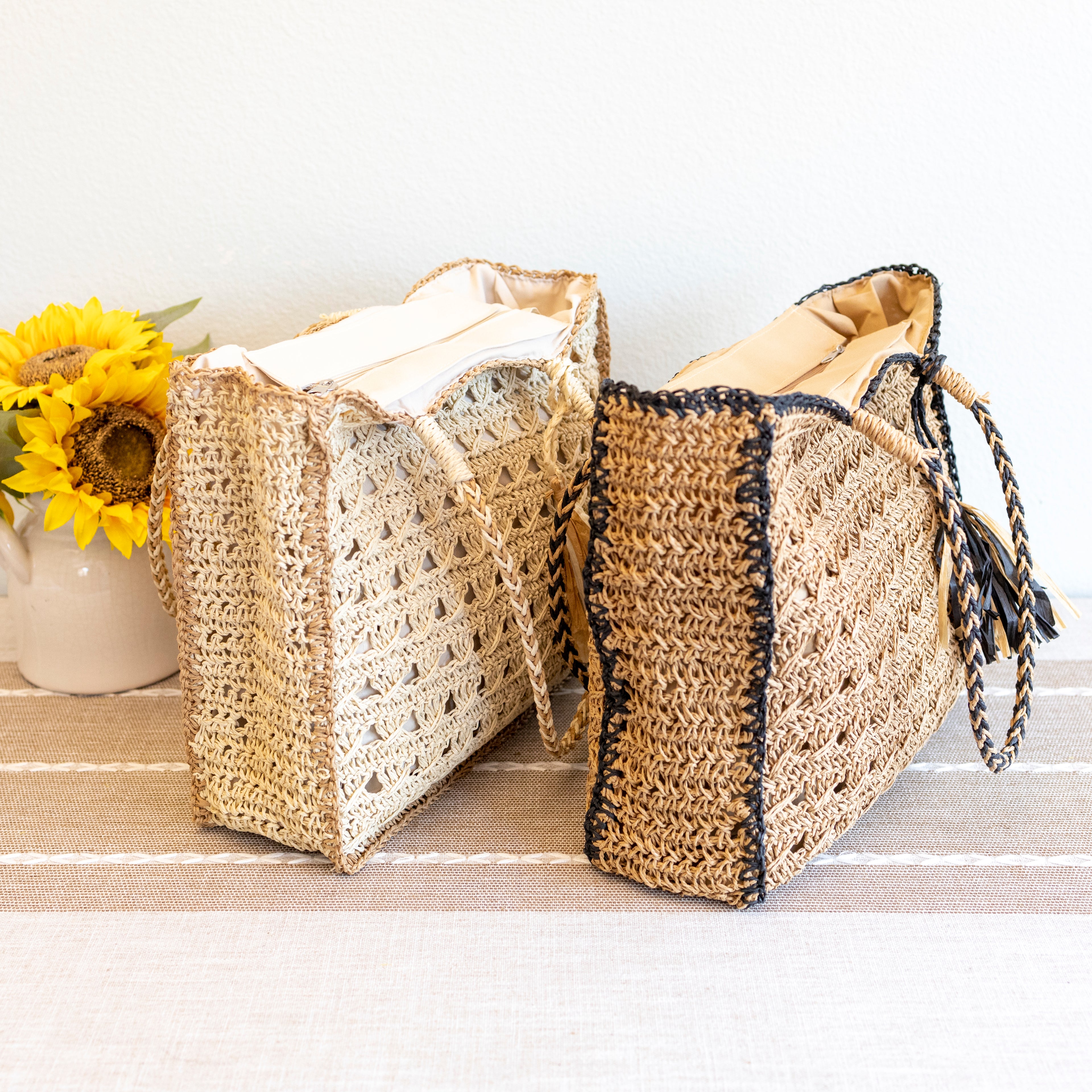 Straw Woven Shoulder Bag with Tassel