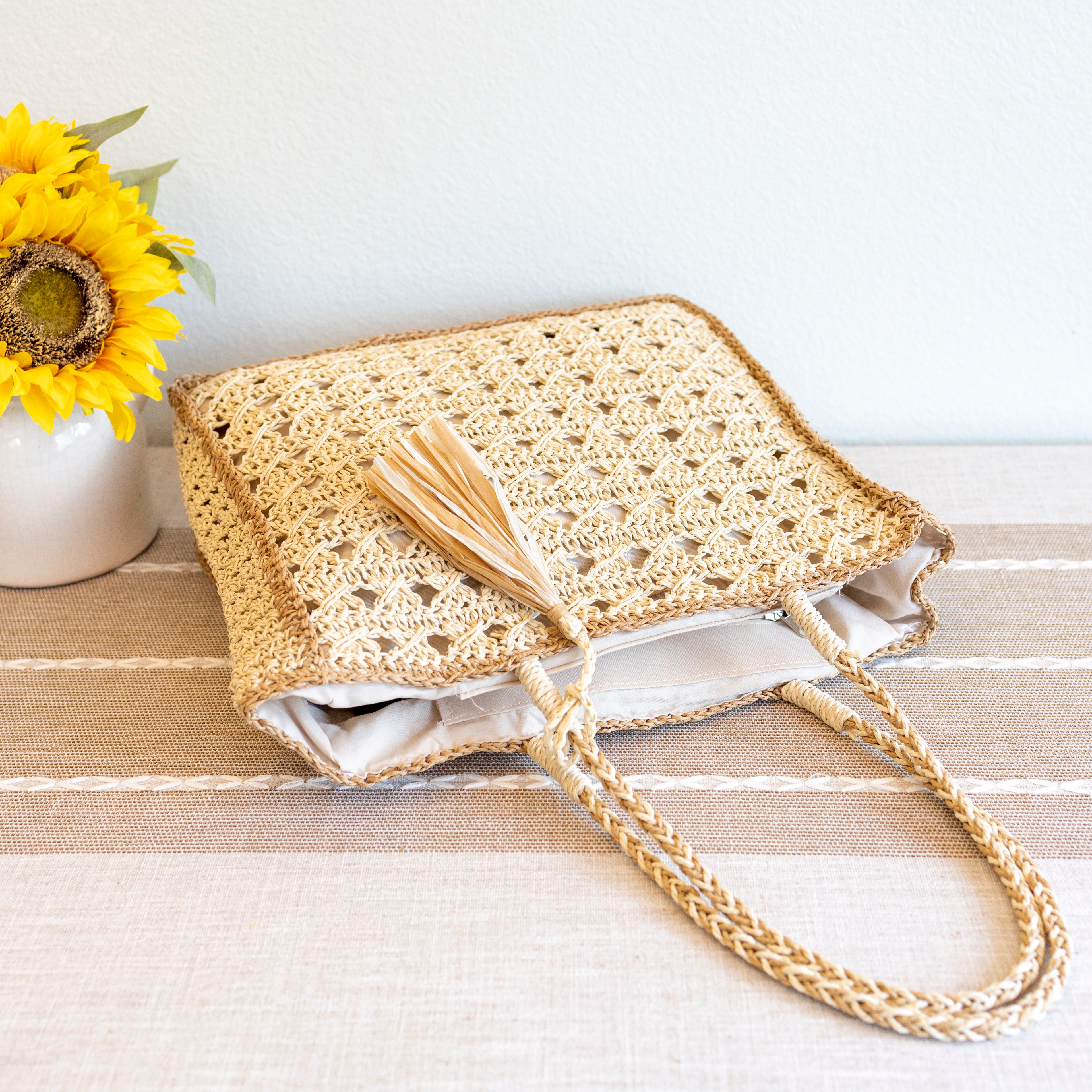 Straw Woven Shoulder Bag with Tassel