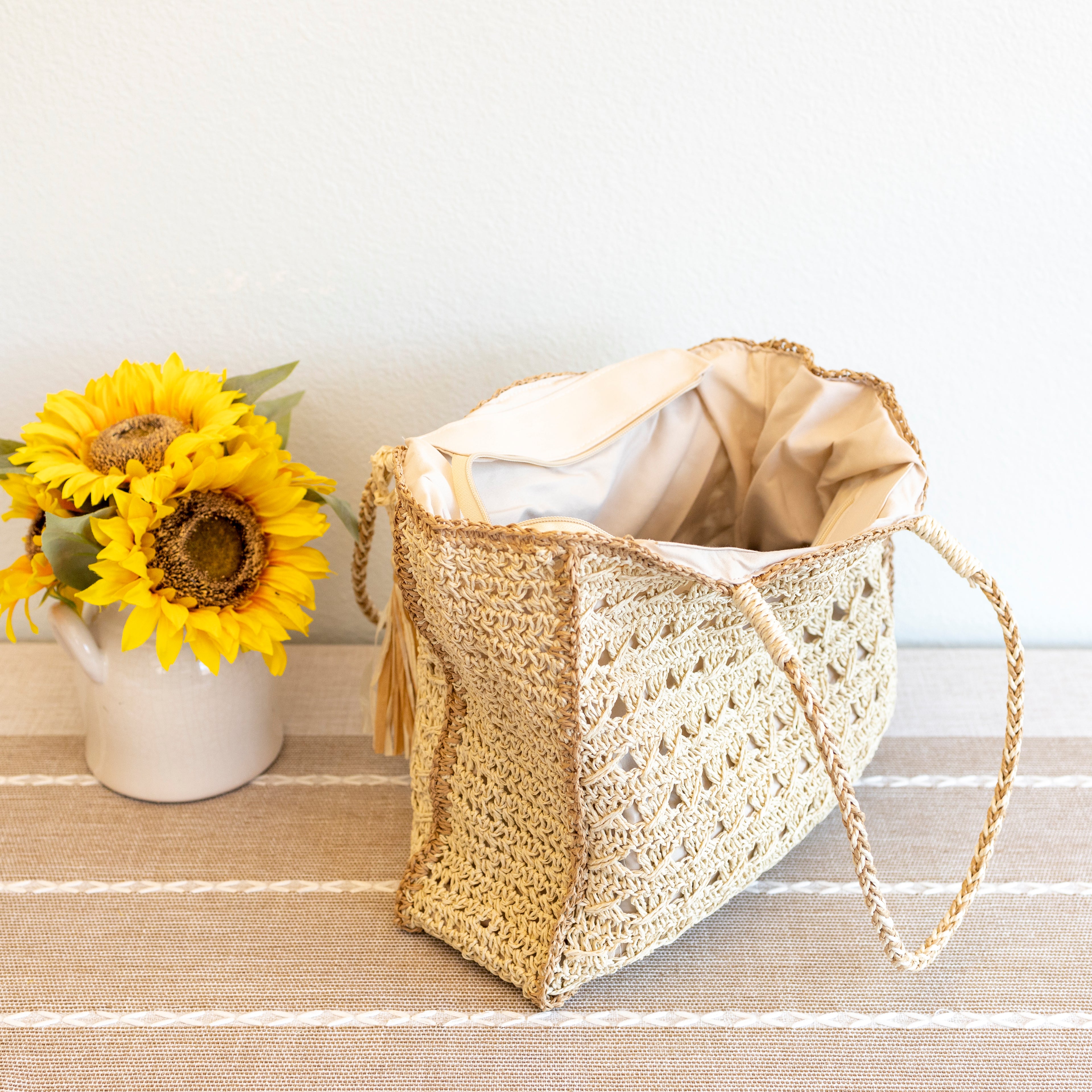 Straw Woven Shoulder Bag with Tassel