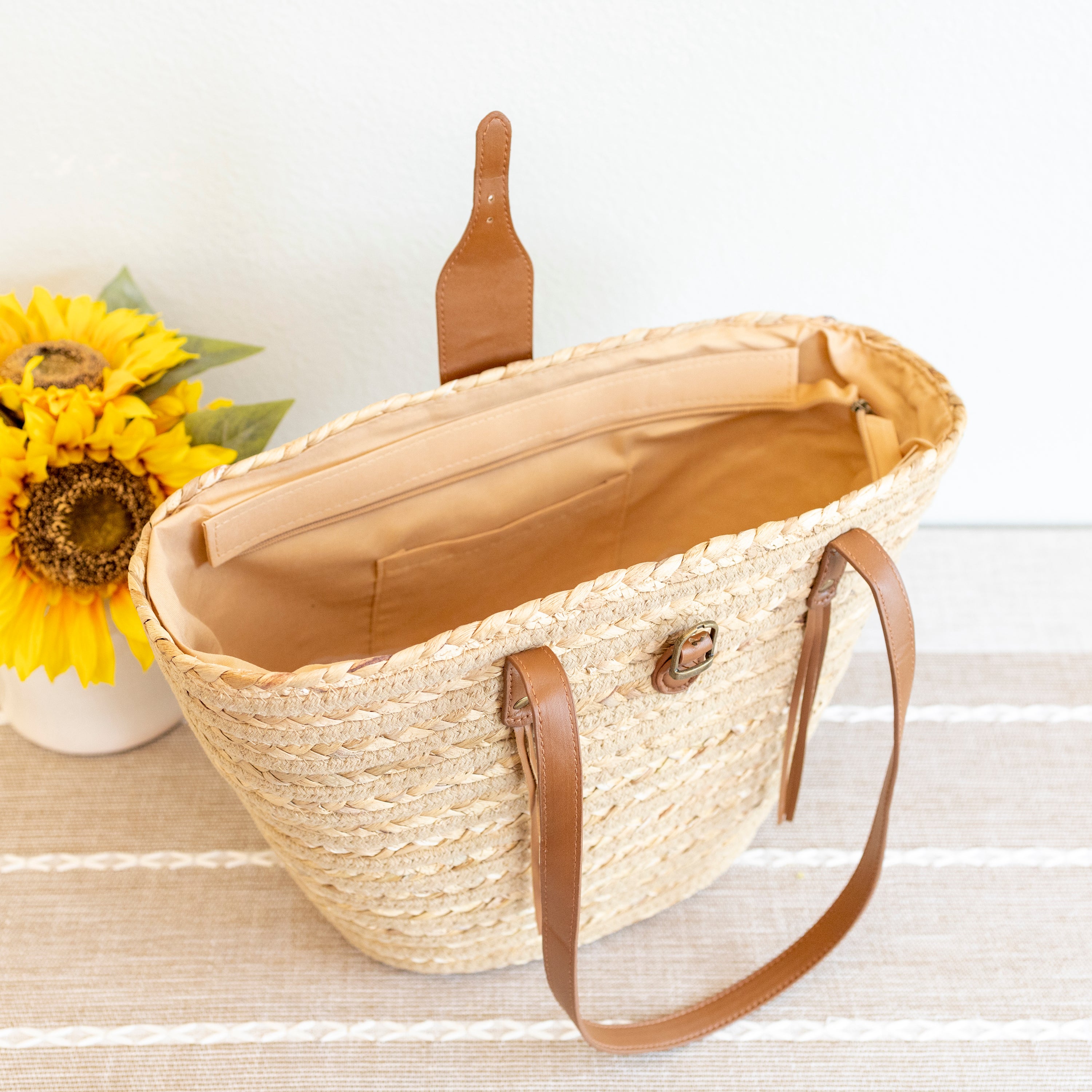 Women's Woven Straw Market Tote Bag