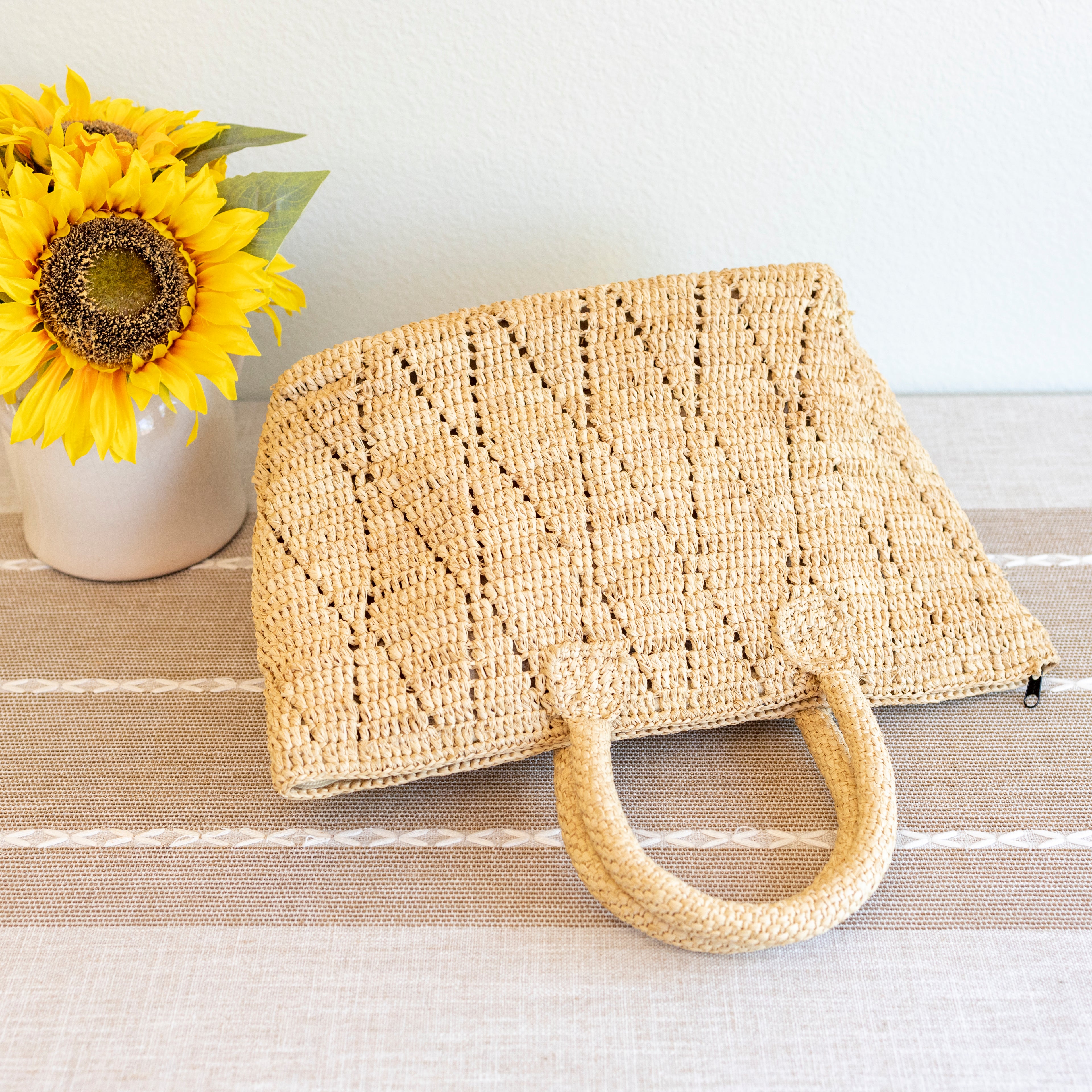 Hand Woven Fashion Raffia Top Handle Beach Bag