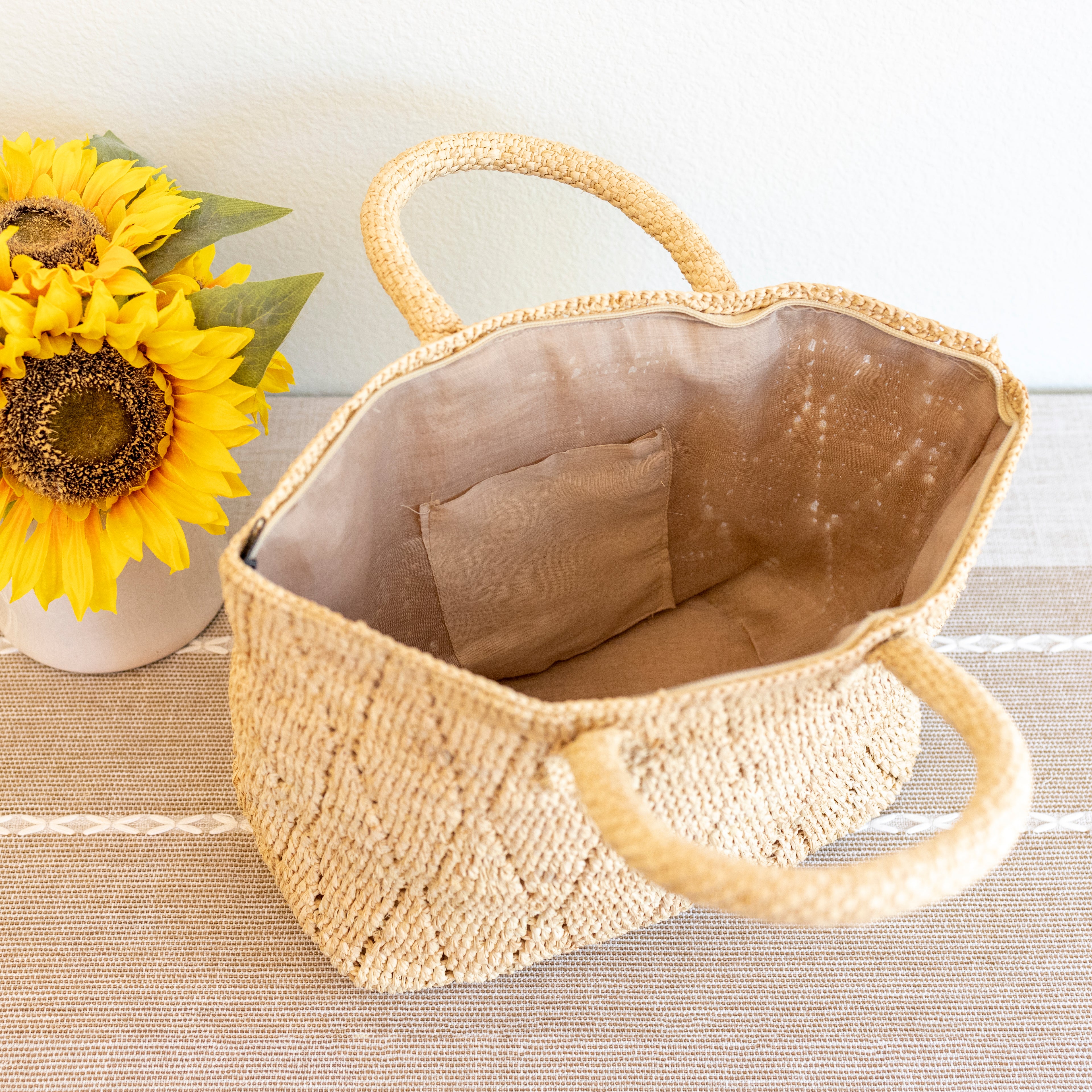 Hand Woven Fashion Raffia Top Handle Beach Bag