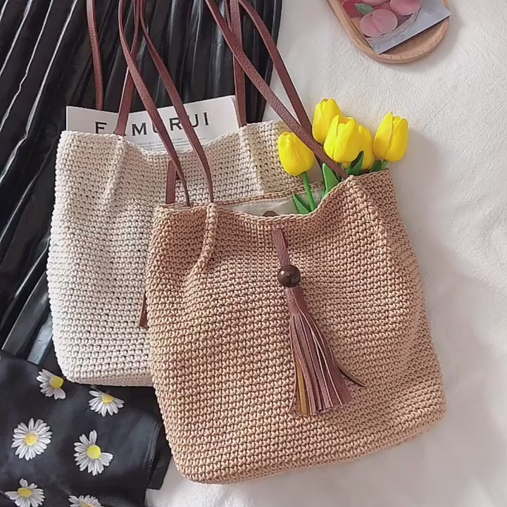 Retro Woven Shoulder Bag with Tassle