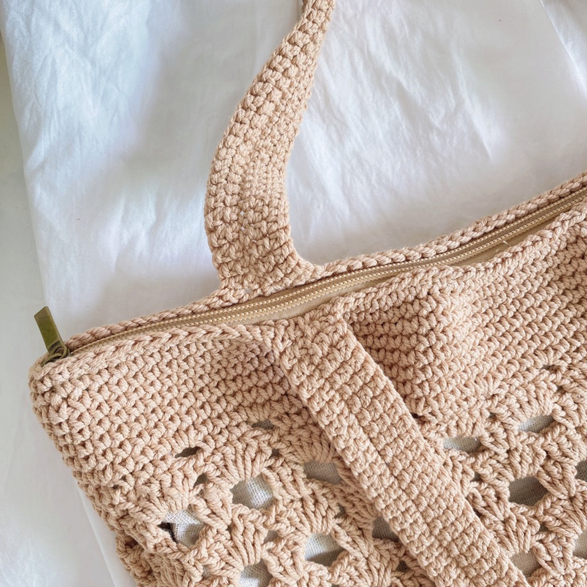 Buy Online Retro Artsy Crochet Tote Bag