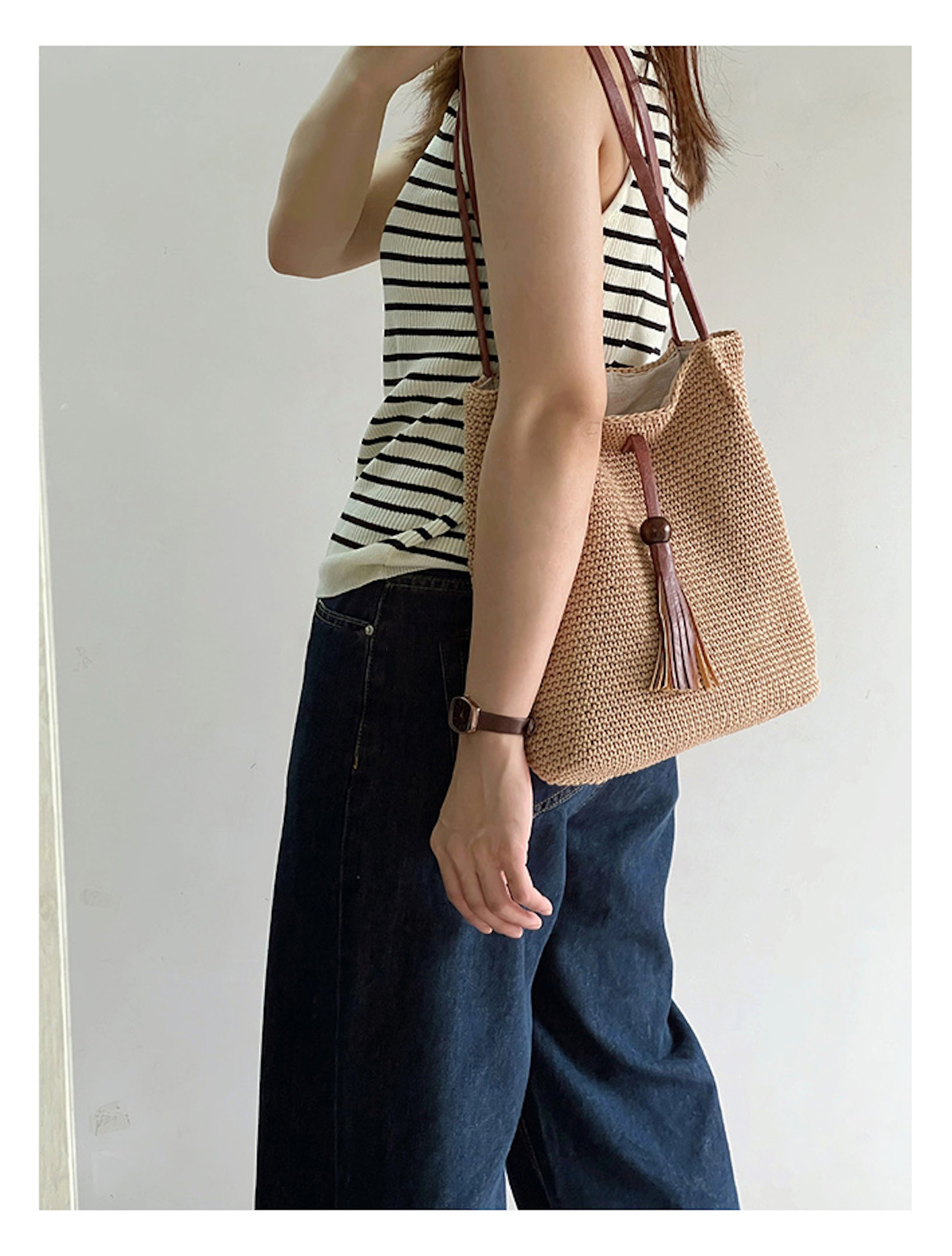 Retro Woven Shoulder Bag with Tassle